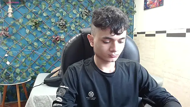 Snapshot of Waturox chatting on October 23, 7:23 pm Waturox online show from October 23, 7:23 pm