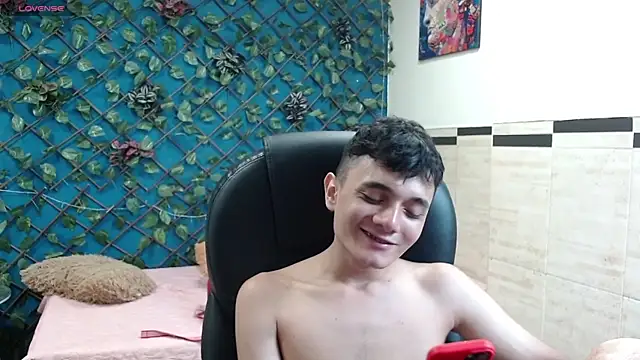 Snapshot of Waturox chatting on October 31, 7:15 pm Waturox online show from October 31, 7:15 pm