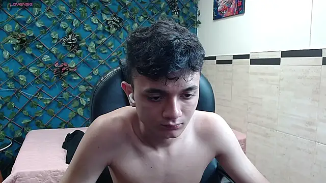 Snapshot of Waturox chatting on November 5, 7:25 pm Waturox online show from November 5, 7:25 pm