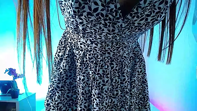 salomee star  online show from December 8, 1:58 pm