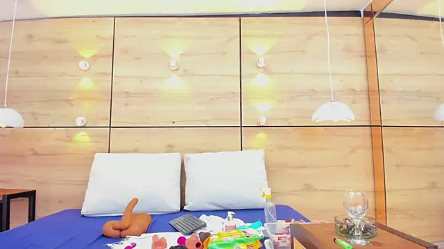 martina touss online show from February 1, 7:44 pm