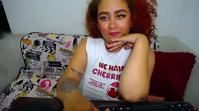 Snapshot of loly_bigbooty4u chatting on January 26, 4:20 am loly bigbooty4u online show from January 26, 4:20 am