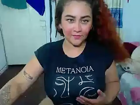 Snapshot of loly_bigbooty4u chatting on March 6, 3:24 am loly bigbooty4u online show from March 6, 3:24 am