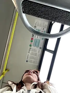 Snapshot of Accole chatting on December 2, 9:25 am Accole online show from December 2, 9:25 am