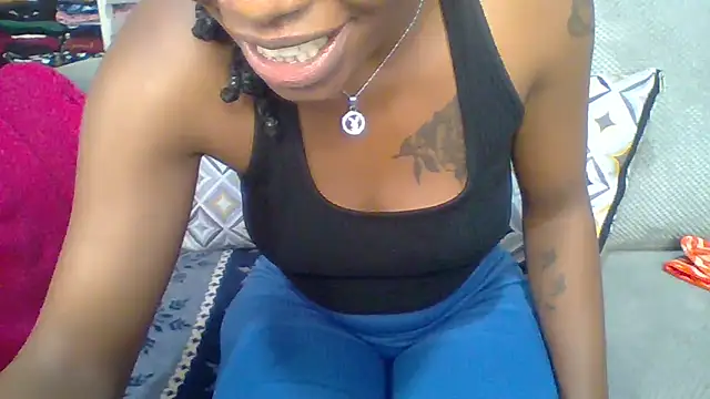 Snapshot of Petite_254 chatting on October 14, 9:54 am Petite 254 online show from October 14, 9:54 am