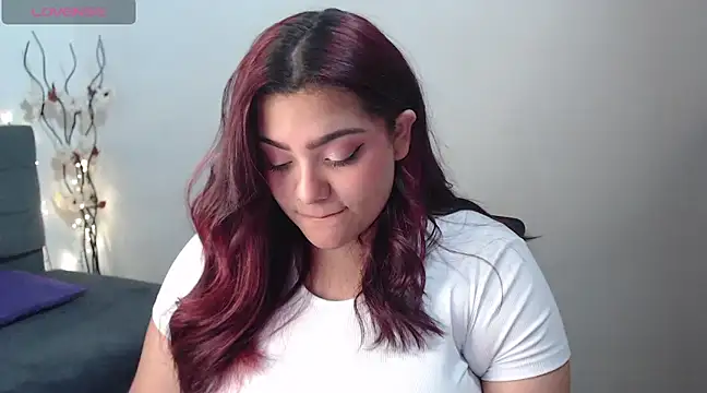 KathyGonzalez online show from February 18, 1:33 pm