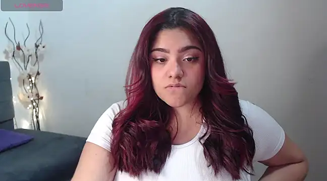 KathyGonzalez online show from February 18, 4:37 pm