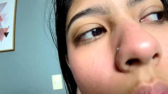 strawberrymia68 online show from February 25, 1:06 pm