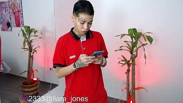 Jonesliam23 online show from December 6, 7:01 pm