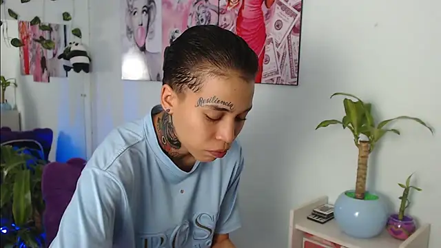 Jonesliam23 online show from March 19, 7:06 pm