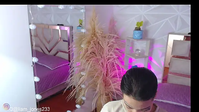 Jonesliam23 online show from September 26, 6:12 pm