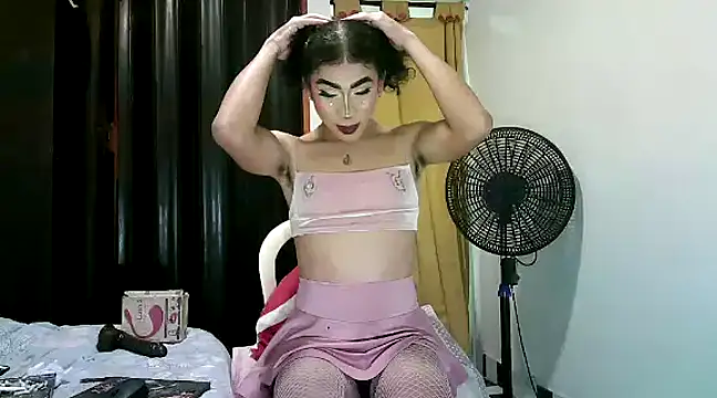 kimmiemm online show from January 28, 12:05 am