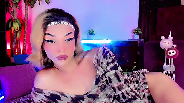 the-horus-girl online show from September 19, 7:32 am