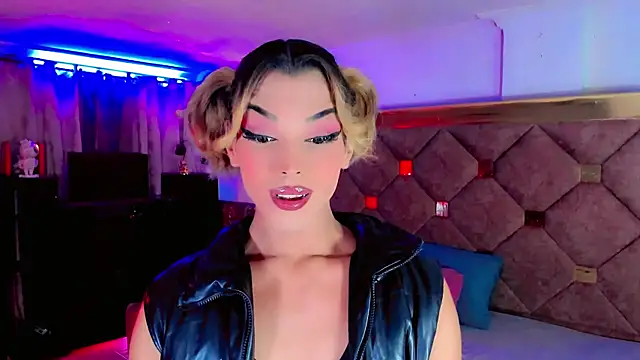 the-horus-girl online show from October 4, 11:03 pm