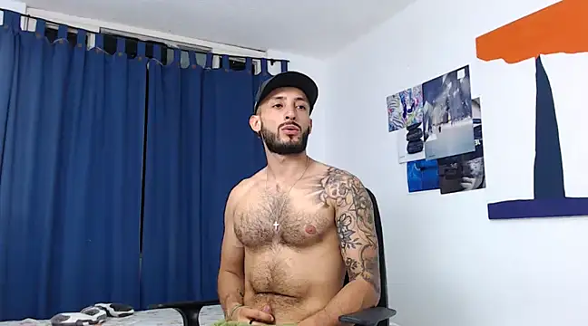 Snapshot of Sanit_Di chatting on January 4, 7:34 pm Sanit Di online show from January 4, 7:34 pm