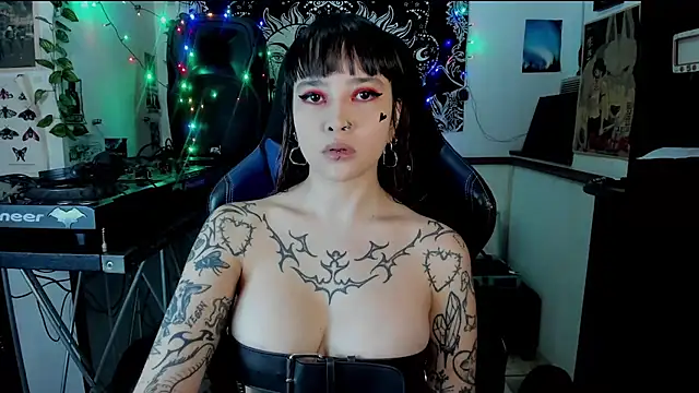 Demongirl6666 online show from February 27, 1:27 am