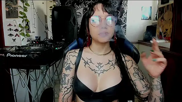 Demongirl6666 online show from March 18, 6:26 pm