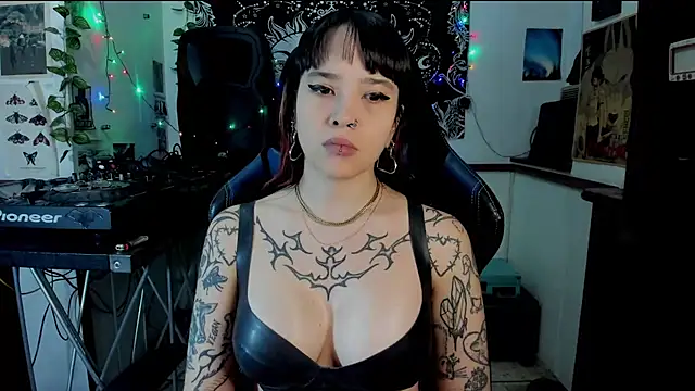 Demongirl6666 online show from March 19, 12:37 am