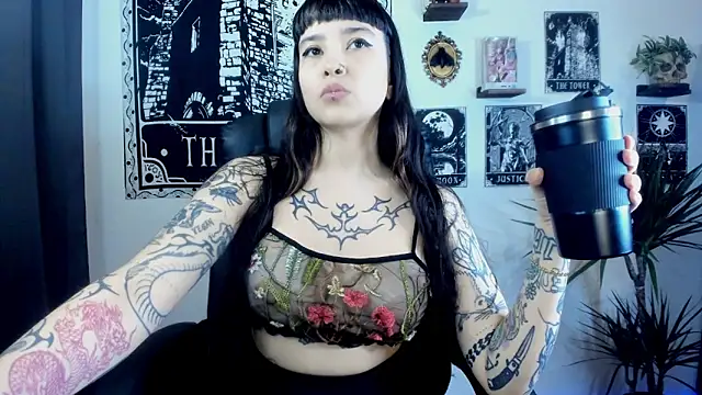 Demongirl6666 online show from October 26, 6:25 pm