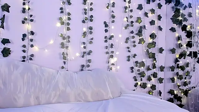 Natasha Nasty2 online show from December 24, 12:44 pm