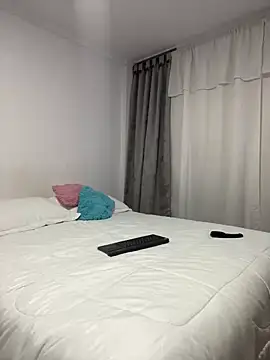 LauraCadwell online show from December 5, 11:29 pm