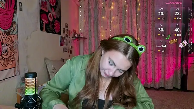 Snapshot of LisaCase chatting on October 13, 4:07 pm LisaCase online show from October 13, 4:07 pm