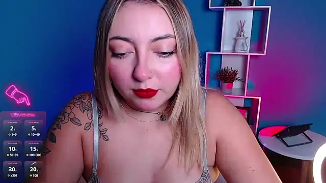 Snapshot of miaawild chatting on December 3, 8:17 pm miaawild online show from December 3, 8:17 pm