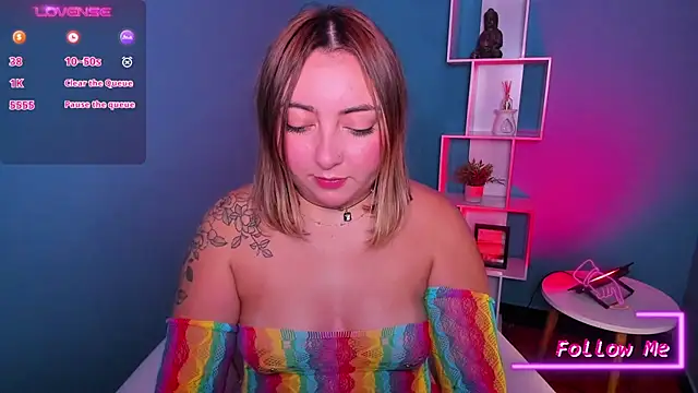 Snapshot of miaawild chatting on February 9, 8:45 pm miaawild online show from February 9, 8:45 pm