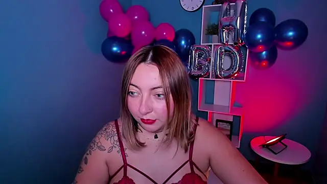 Snapshot of miaawild chatting on February 21, 9:11 pm miaawild online show from February 21, 9:11 pm