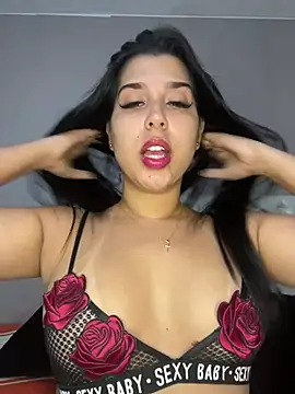 NiaSoler online show from December 7, 3:19 pm