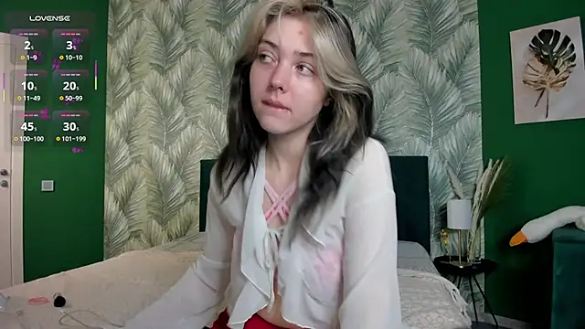 Vanessa Walters online show from September 26, 2:04 am