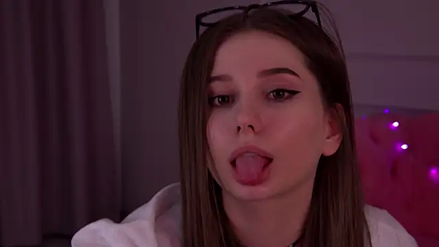 Snapshot of DianaVert chatting on January 22, 3:41 am DianaVert online show from January 22, 3:41 am