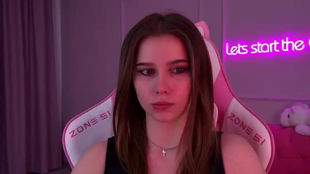 Snapshot of DianaVert chatting on February 2, 1:23 am DianaVert online show from February 2, 1:23 am