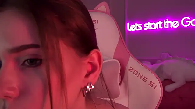 Snapshot of DianaVert chatting on February 7, 1:15 am DianaVert online show from February 7, 1:15 am