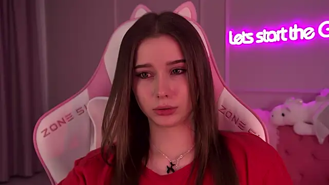 Snapshot of DianaVert chatting on February 9, 9:28 pm DianaVert online show from February 9, 9:28 pm