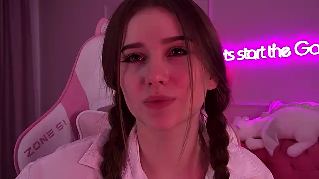 Snapshot of DianaVert chatting on February 12, 12:48 am DianaVert online show from February 12, 12:48 am