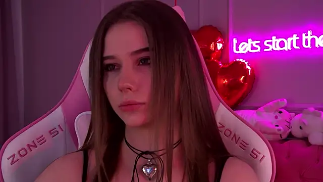 Snapshot of DianaVert chatting on February 13, 6:27 pm DianaVert online show from February 13, 6:27 pm