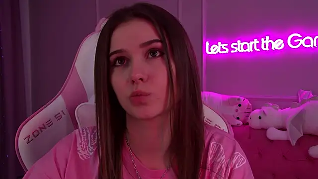 Snapshot of DianaVert chatting on February 21, 1:22 am DianaVert online show from February 21, 1:22 am