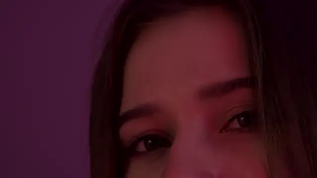 Snapshot of DianaVert chatting on February 21, 9:32 pm DianaVert online show from February 21, 9:32 pm