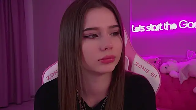 Snapshot of DianaVert chatting on March 4, 7:43 pm DianaVert online show from March 4, 7:43 pm