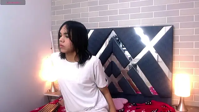 AndreaGil  online show from January 26, 2:19 pm