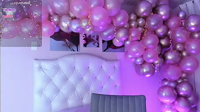 ellarosee  online show from March 13, 10:43 pm