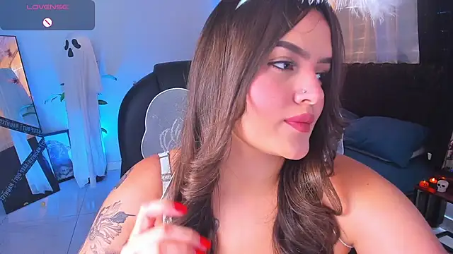 ellarosee  online show from October 28, 5:37 pm