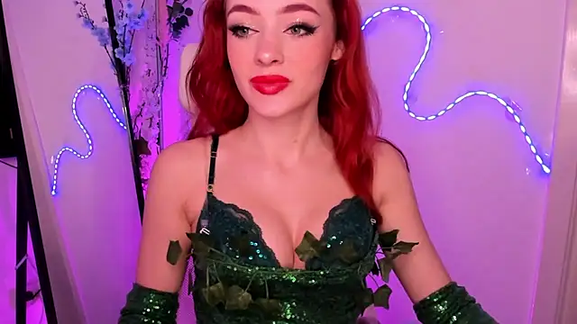 Snapshot of MiaRouge chatting on January 22, 7:03 pm MiaRouge online show from January 22, 7:03 pm