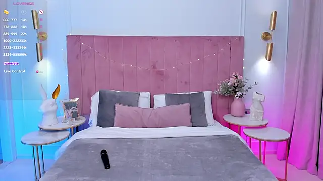 Snapshot of MilaVoxx chatting on March 23, 5:43 am MilaVoxx online show from March 23, 5:43 am