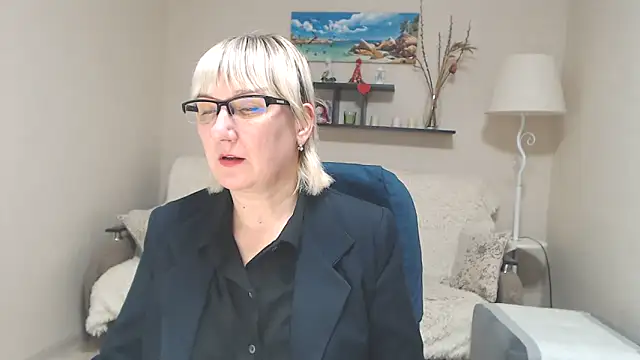 FleurMays online show from February 6, 3:41 pm