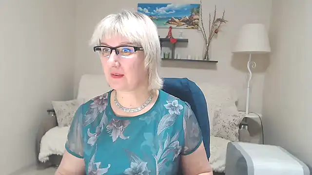 FleurMays online show from February 9, 9:16 am