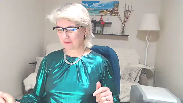 FleurMays online show from March 6, 3:46 am