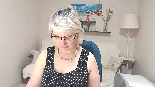 FleurMays online show from March 11, 4:10 am