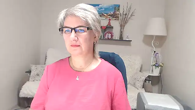 FleurMays online show from October 18, 4:15 am